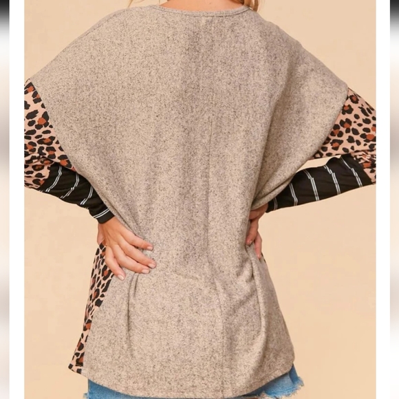 NWT Haptics Mixed Media Leopard Print Sweatshirt Oatmeal Size XL - Picture 5 of 10